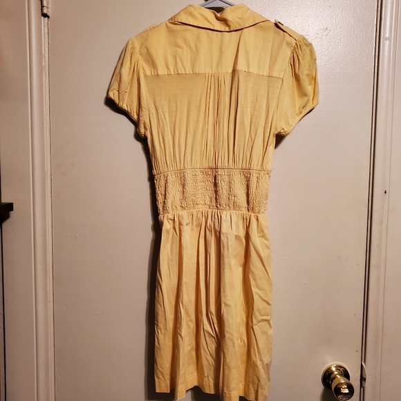 Guess. Yellow Dress Full Front Zipper. Womens Size M - Picture 6 of 8